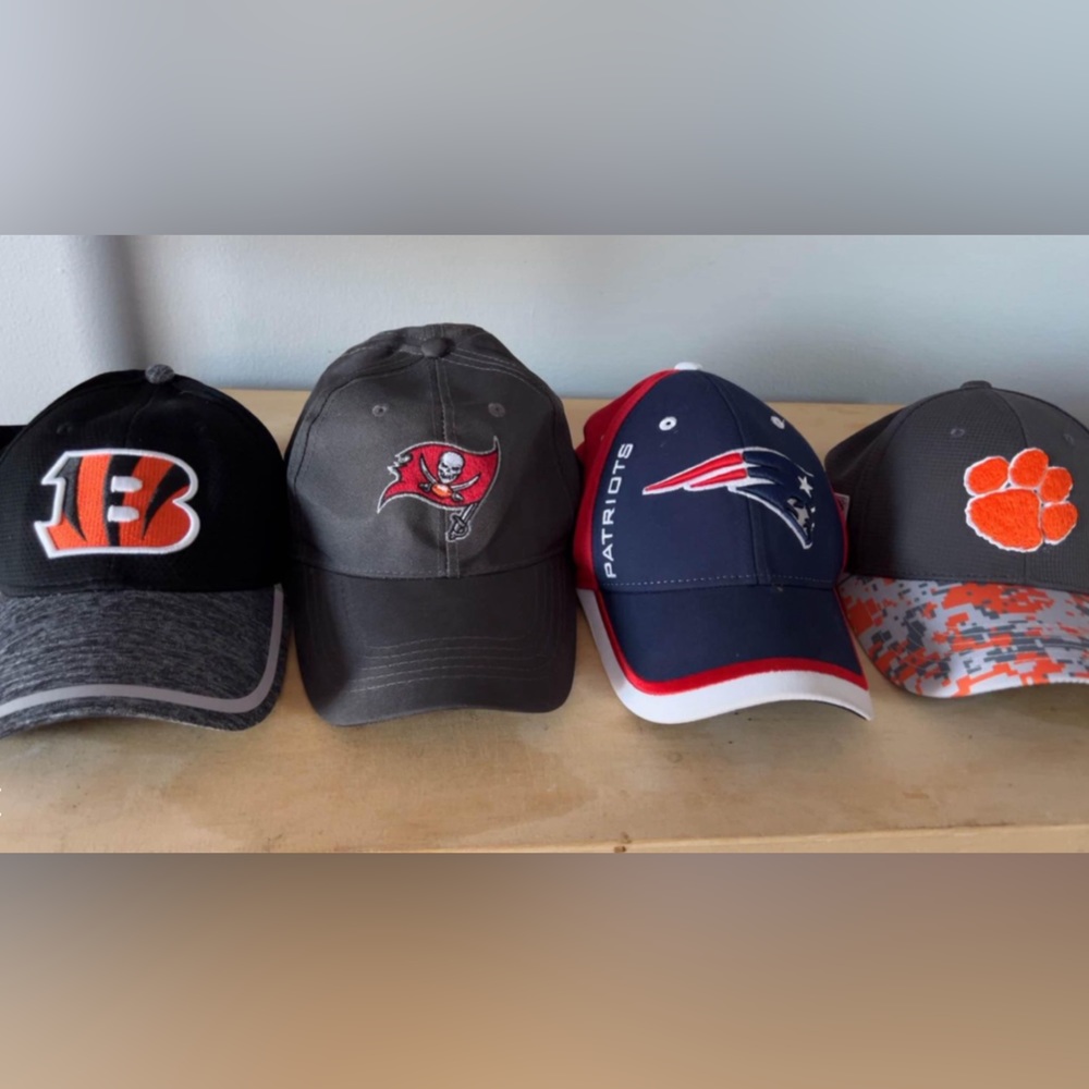 Hats in excellent condition only worn a few times. Size is OS fits most